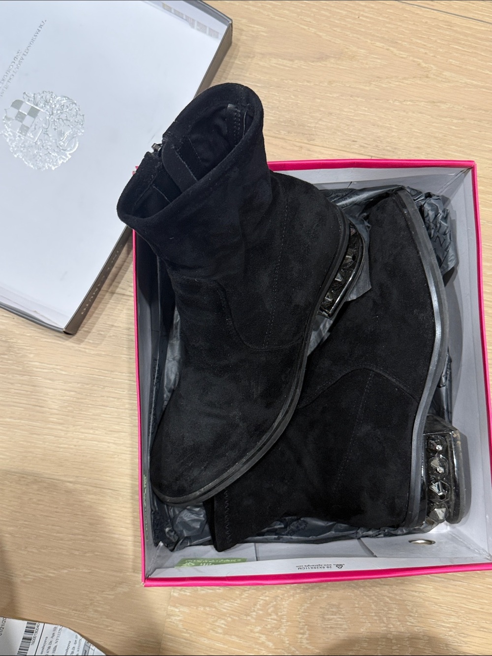 Vince Camuto Black Suede Ankle Booties with Embellished Heel ve- kelcha Sz 9